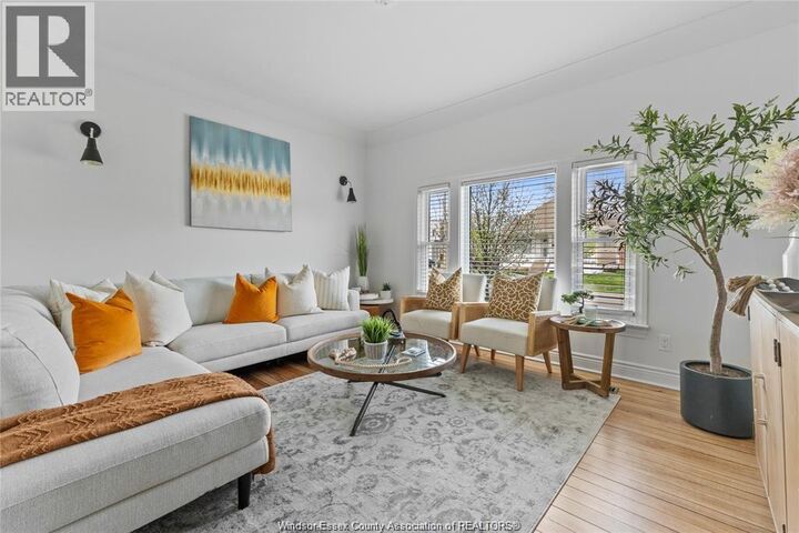 Property Photo: 809 Gladstone ON N9A 2R3