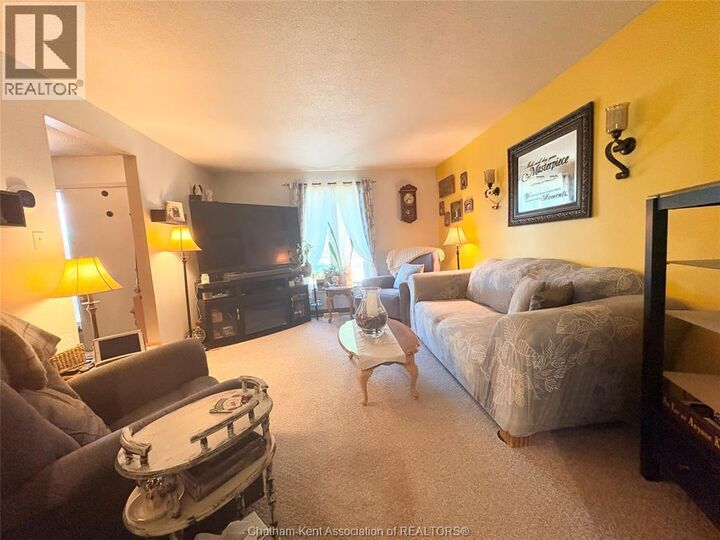 Property Photo:  60 Copperfield Crescent  ON N7M 5X6 