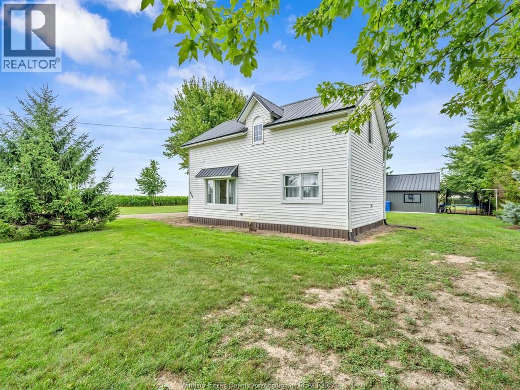 Property Photo: 830 Mersea Road 10 ON N0P 2J0