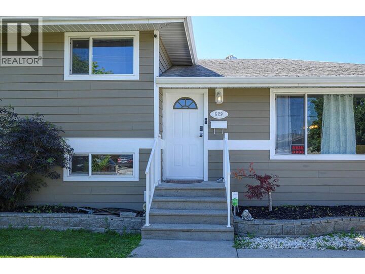 Property Photo: 629 Richmond Avenue BC V2B 1T4