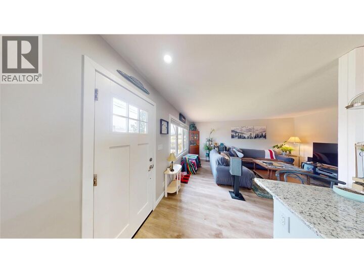Property Photo:  227 19tth Avenue South  BC V1C 3E1 