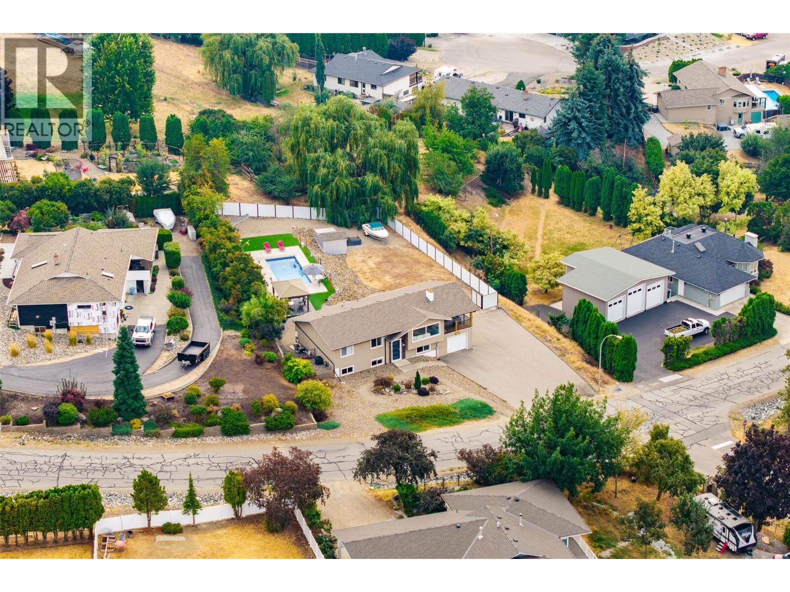 Property Photo: 431 Upland Drive BC V1B 2X7