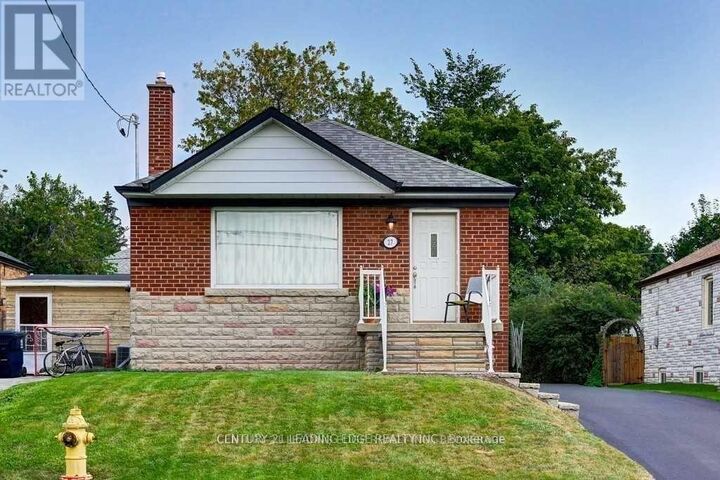 Property Photo: 27 Ionview Drive Main ON M1K 2Z3