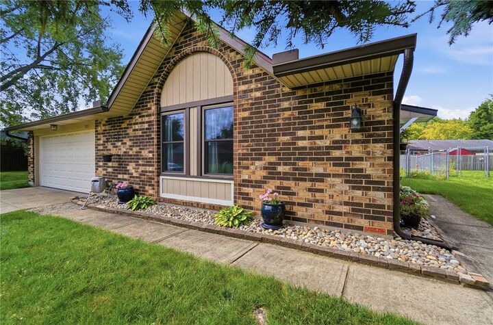 Property Photo:  8353 Schoolgate Drive  OH 45424 