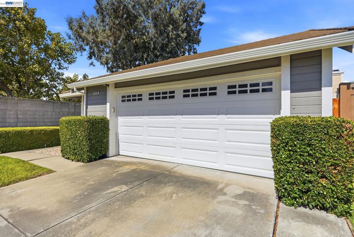 Property Photo:  38109 Iris Court  CA 94560 