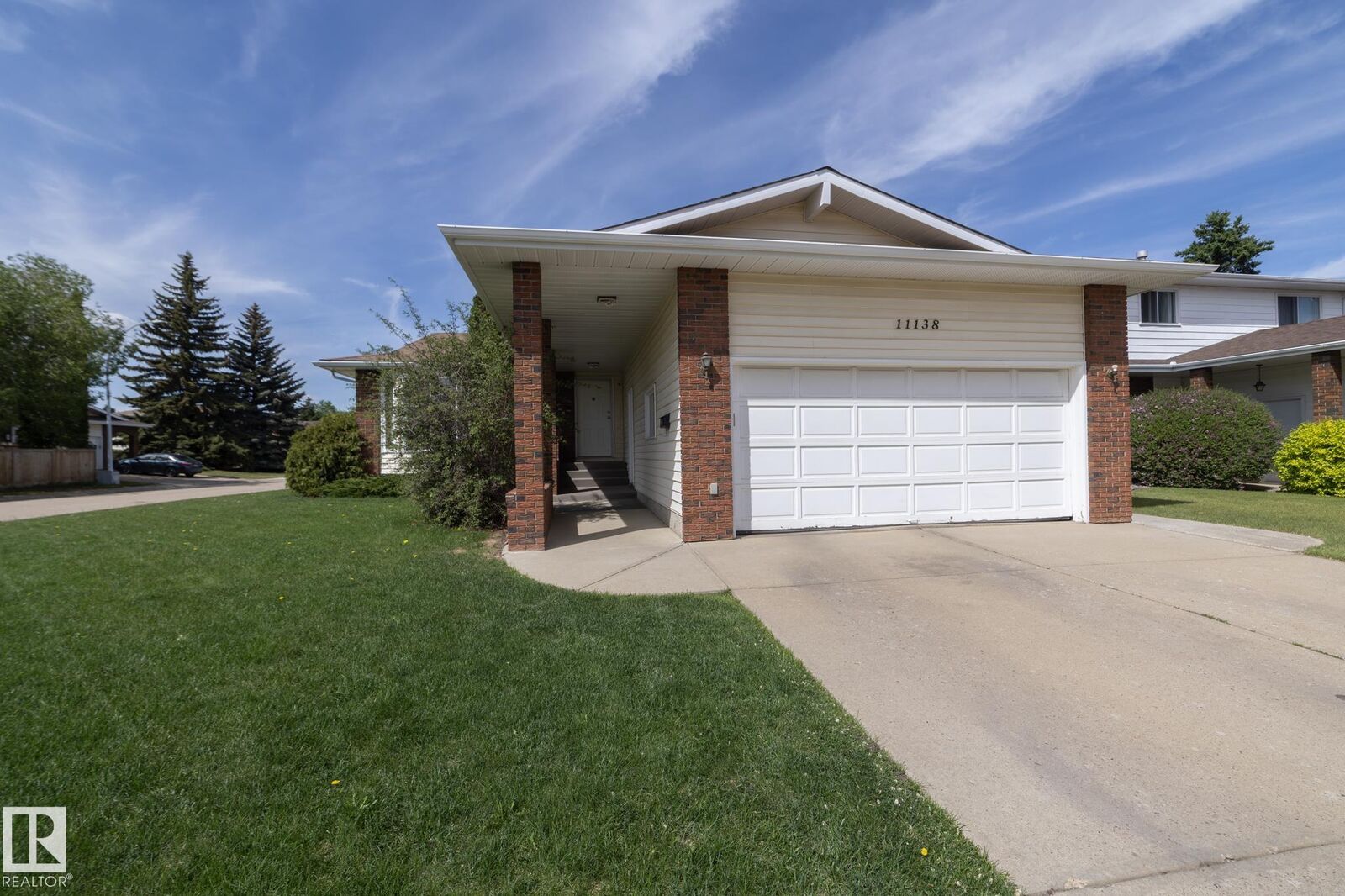 Property Photo:  11138 30 Avenue NW  AB T6J 3Y6 