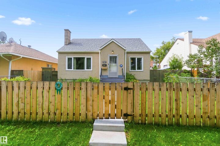 Photo de la propriété:  11710 94 Street NW  AB T5G 1J2 