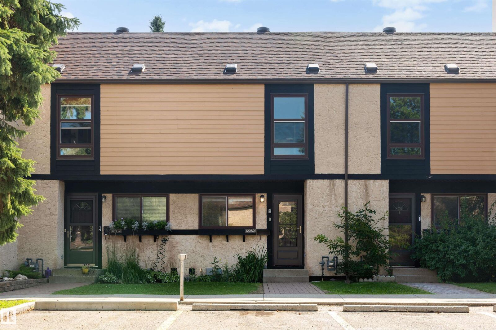 Property Photo:  12080 25 Avenue NW  AB T6J 4L3 