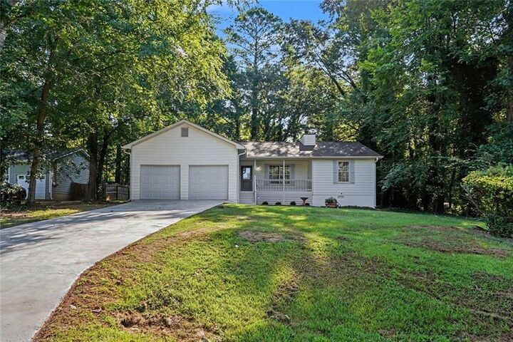 Property Photo: 115 Lakeview Drive GA 30281