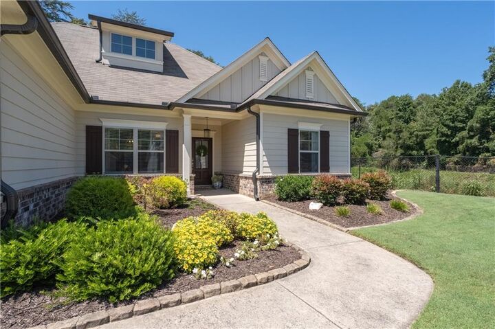 Property Photo:  302 Flowing Trail  GA 30534 
