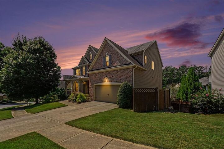Property Photo:  