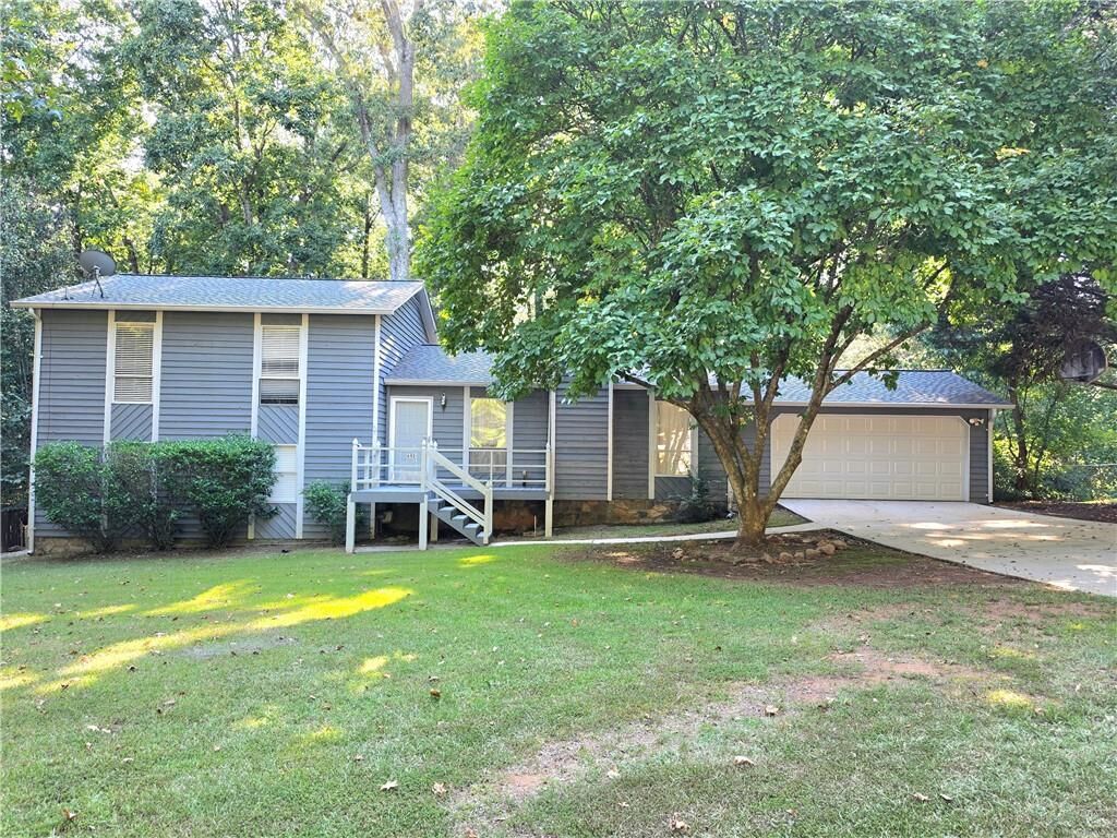 Property Photo:  692 Talemwood Court  GA 30044 