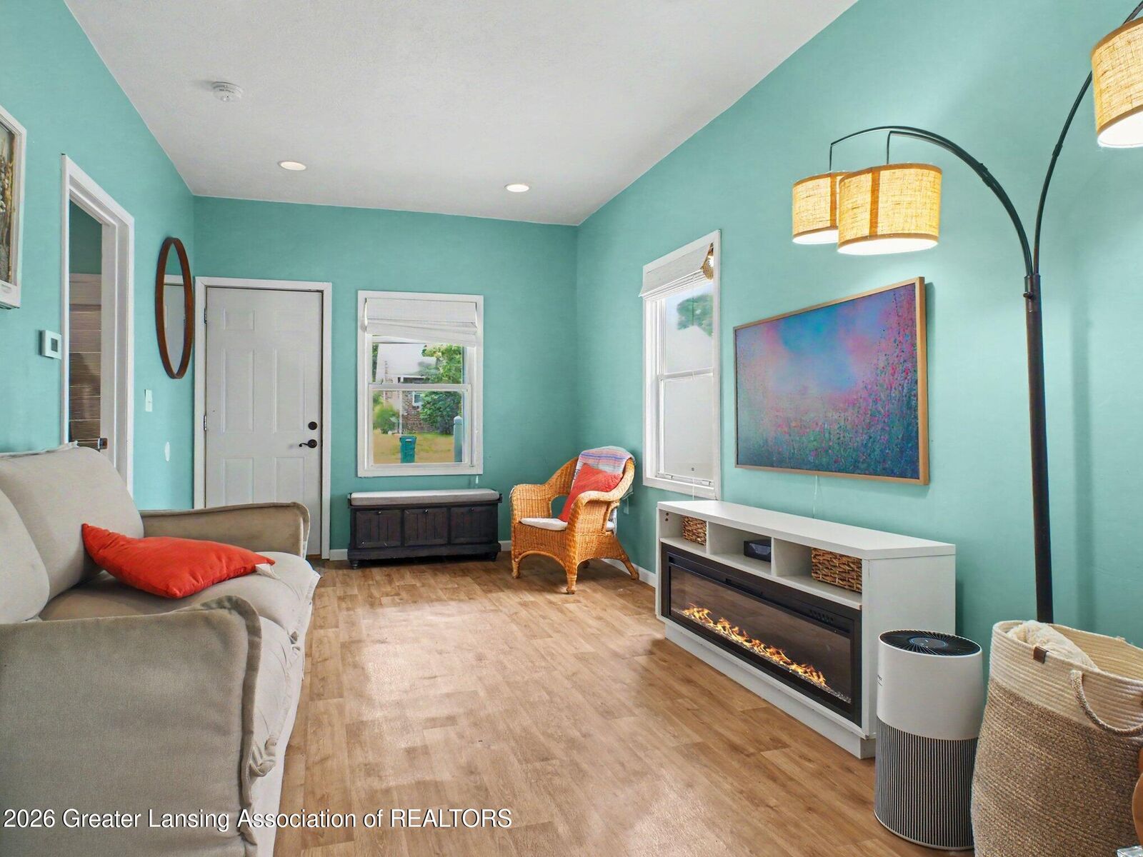 Property Photo: 1923 Sunnyside Avenue MI 48910