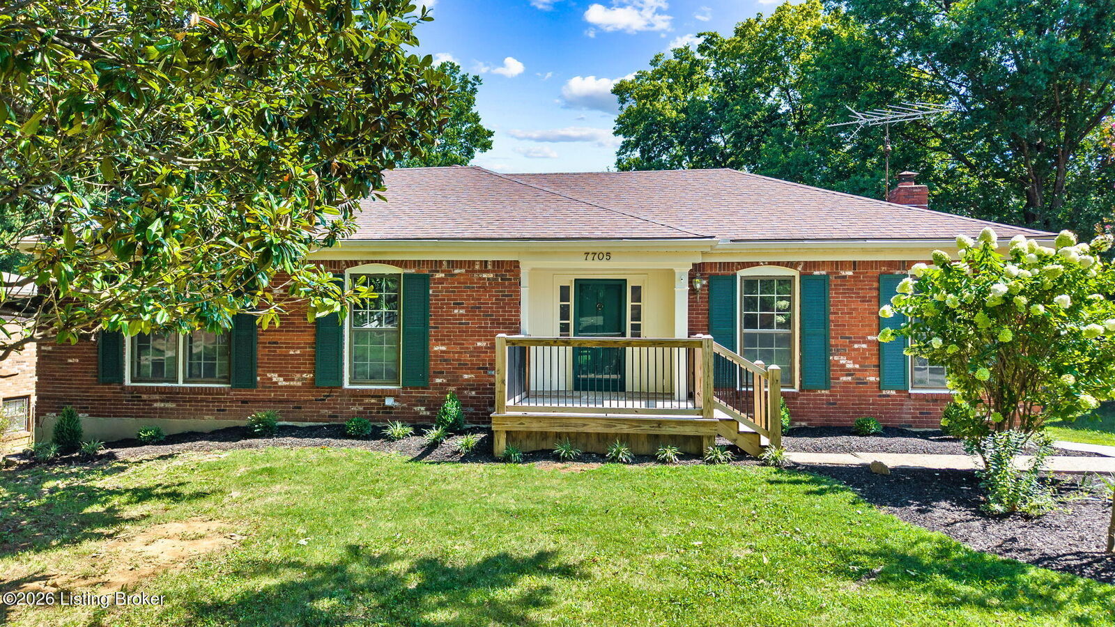 Property Photo: 7705 Tempsclair Rd KY 40220