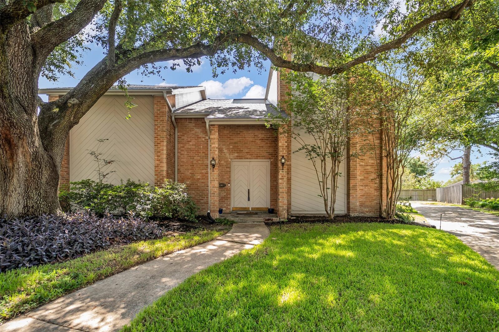 Property Photo:  11407 Long Pine Drive  TX 77077 