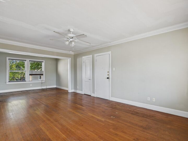 Property Photo: 1920 Richmond Avenue 16 TX 77098