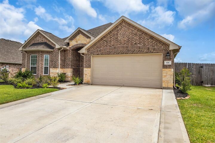 Property Photo:  176 Dina Lane  TX 77356 