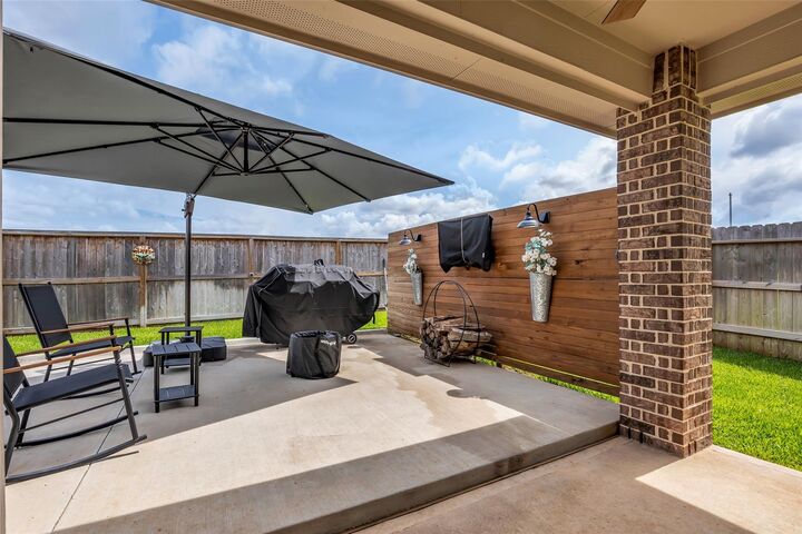 Property Photo: 176 Dina Lane TX 77356