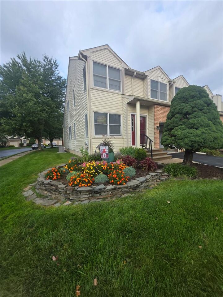 Property Photo: 302 Oxford Place PA 18062