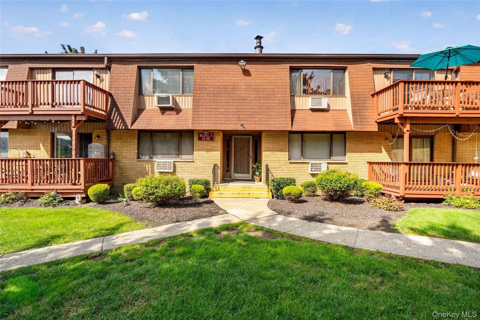 Property Photo:  38 Richard Court Bldg 3  NY 10970 