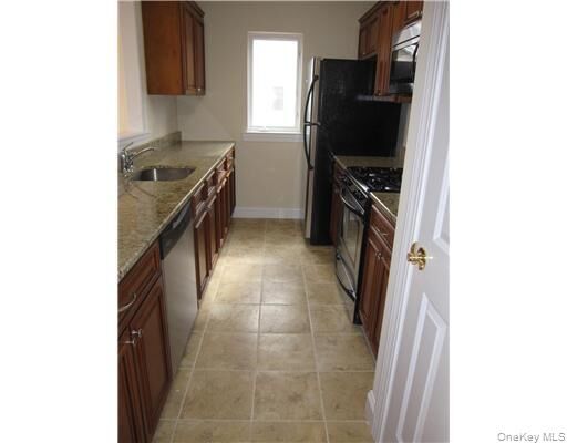 Property Photo:  110 Tondo Circle  NY 10926 