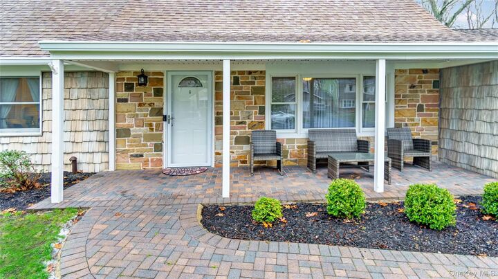 Property Photo:  33 Spencer Lane  NY 11790 