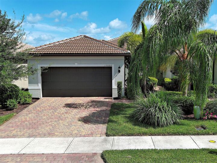 Property Photo: 13884 Vadini Street FL 34293