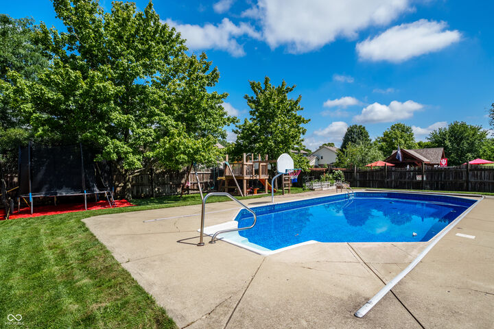 Property Photo:  1224 Knapps Court  IN 46142 