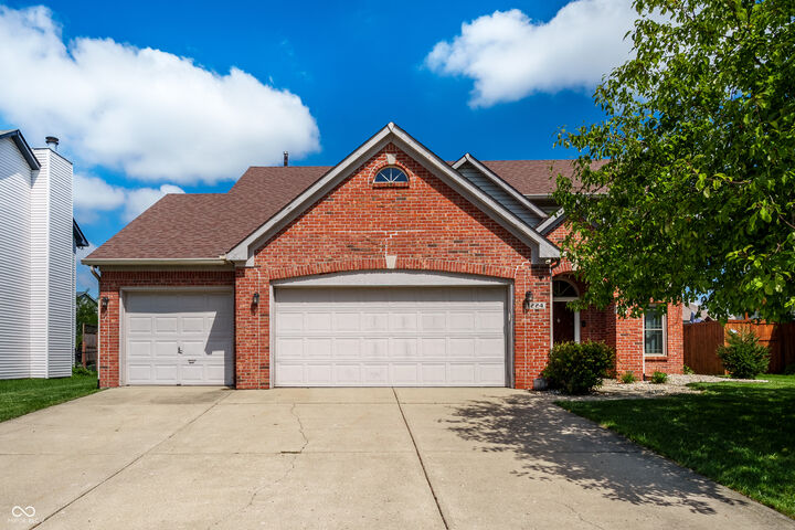 Property Photo: 1224 Knapps Court IN 46142