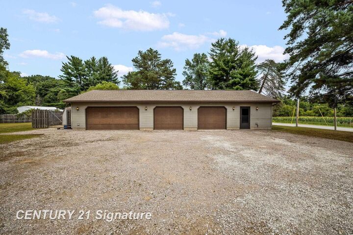 Property Photo:  1545 N Graham Road  MI 48623 