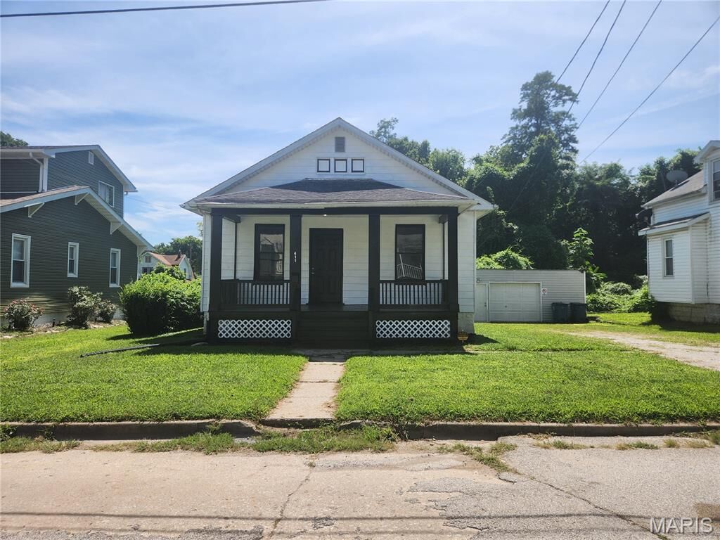 Property Photo: 411 Augusta Street IL 62002