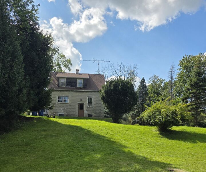 Property Photo:  101 Lake St  WI 53011 