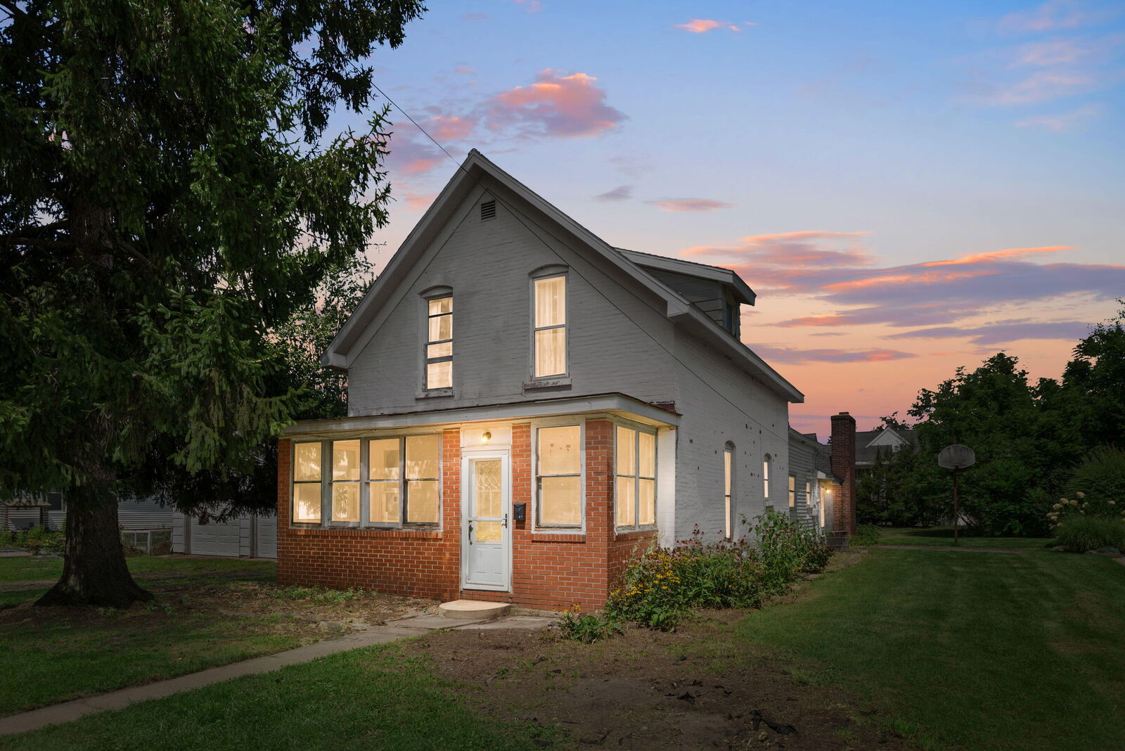 Property Photo: 105 Locust Street E MI 49128