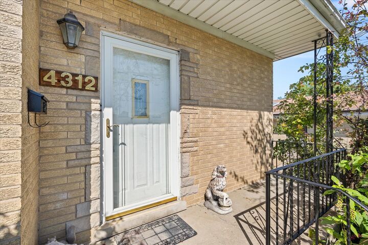 Property Photo:  4312 Prairie Avenue  IL 60513 