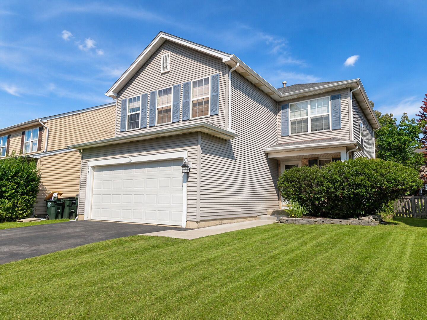 Property Photo:  2297 N Arapahoe Trail  IL 60073 