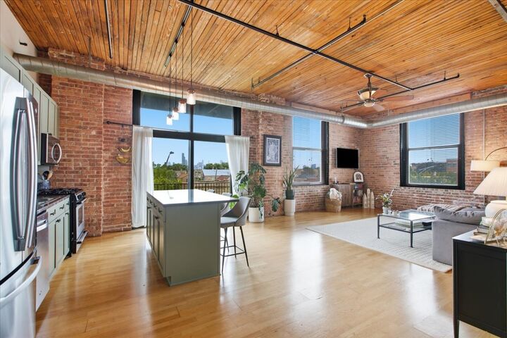 Property Photo: 3500 S Sangamon Street 314 IL 60609