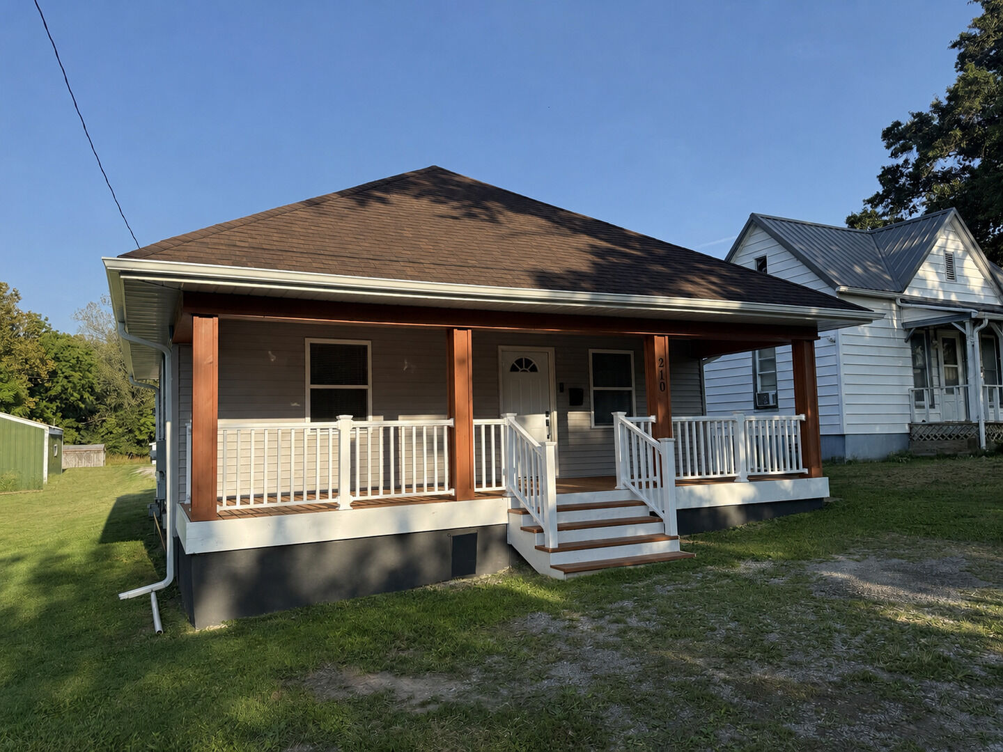 Property Photo: 210 N East Street IL 62832