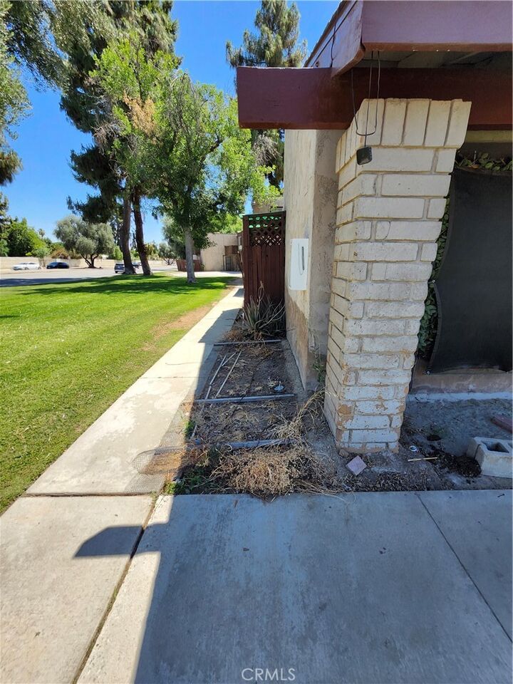 Property Photo: 2100 Pinon Springs Circle A CA 93309