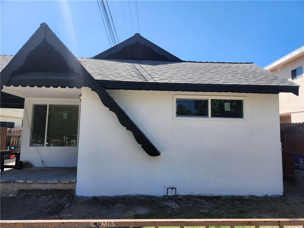 Property Photo: 3478 W 67th CA 90043