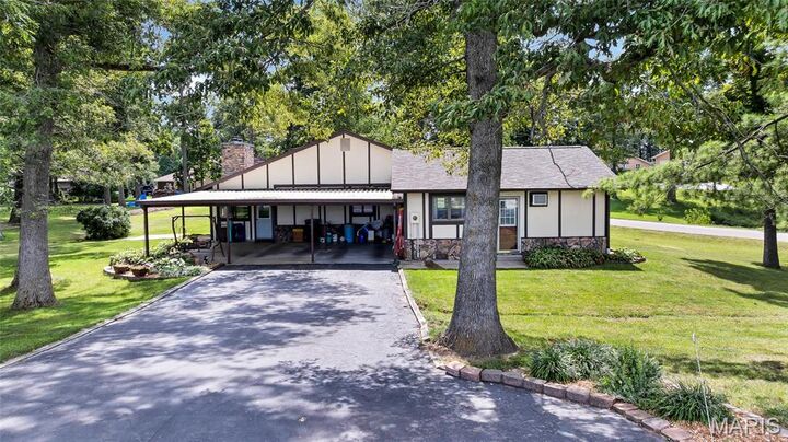 Property Photo:  100 Lakewood Drive  IL 62236 