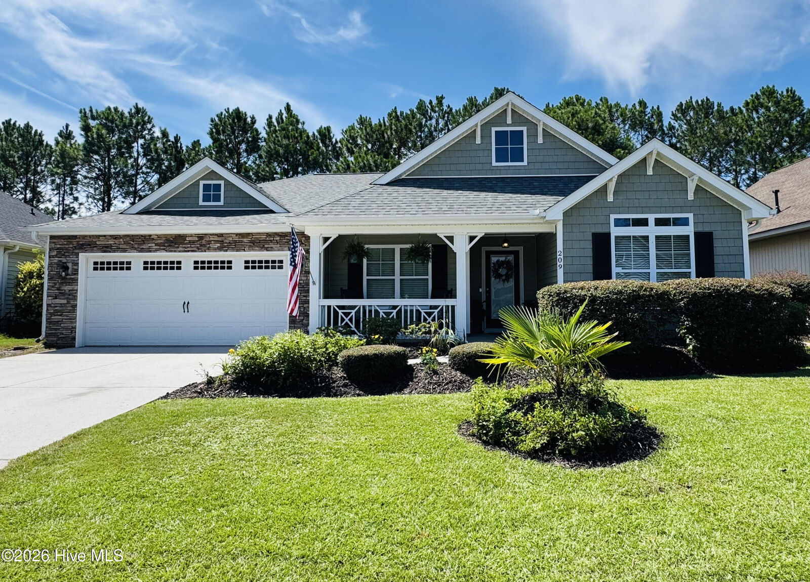 Property Photo:  209 Palm Grove Drive  NC 28411 
