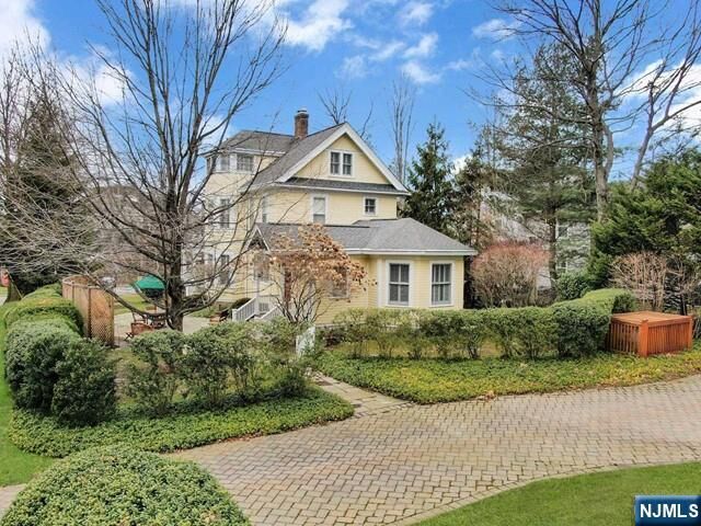 Property Photo:  89 Dwight Place  NJ 07631 