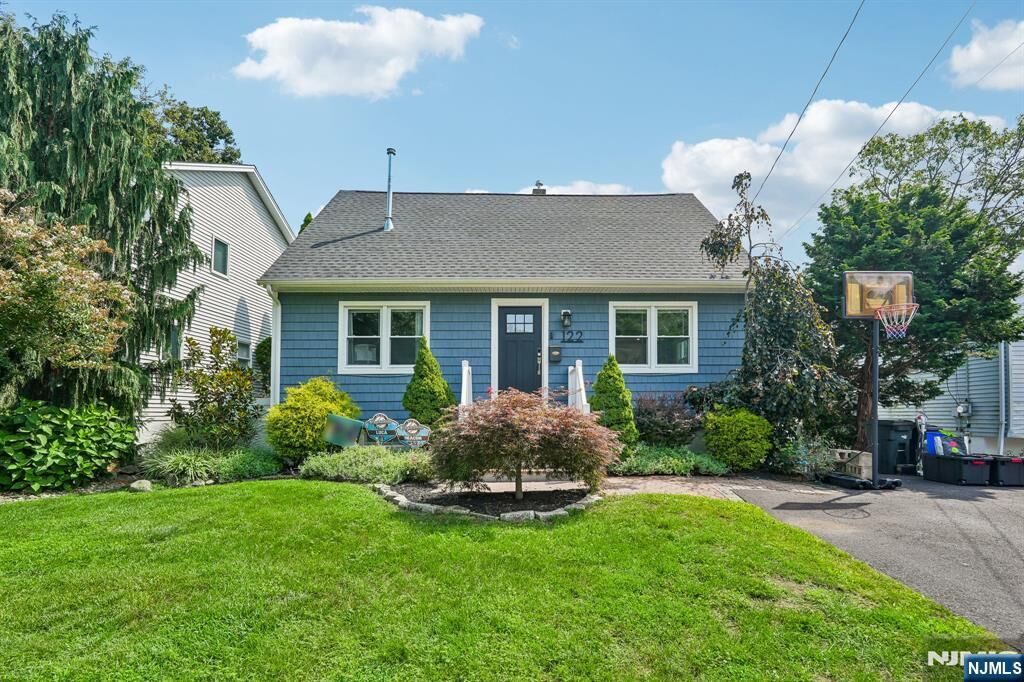Property Photo: 122 Maplewood Avenue NJ 07470