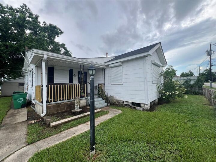 Property Photo: 1638 Stafford Street LA 70053