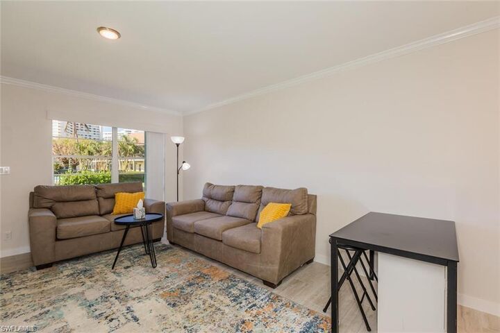Property Photo:  235 Seaview Ct B3  FL 34145 