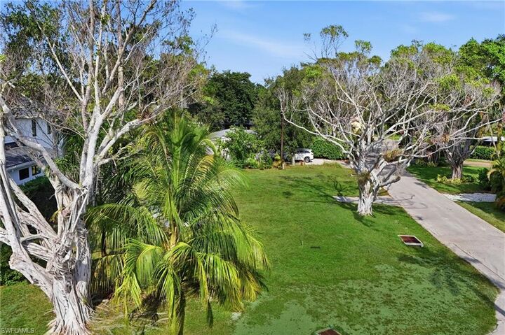 Property Photo:  1165 8th Ter N  FL 34102 