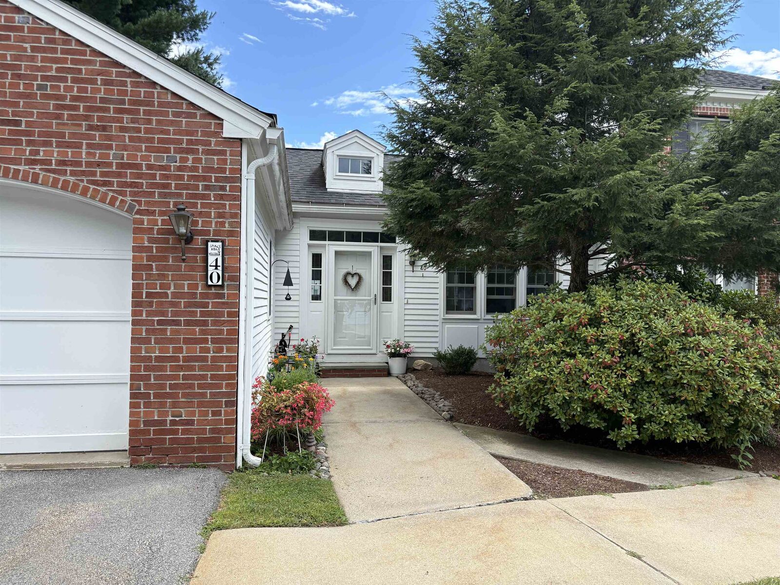 Property Photo: 40 Windsor Court NH 03431
