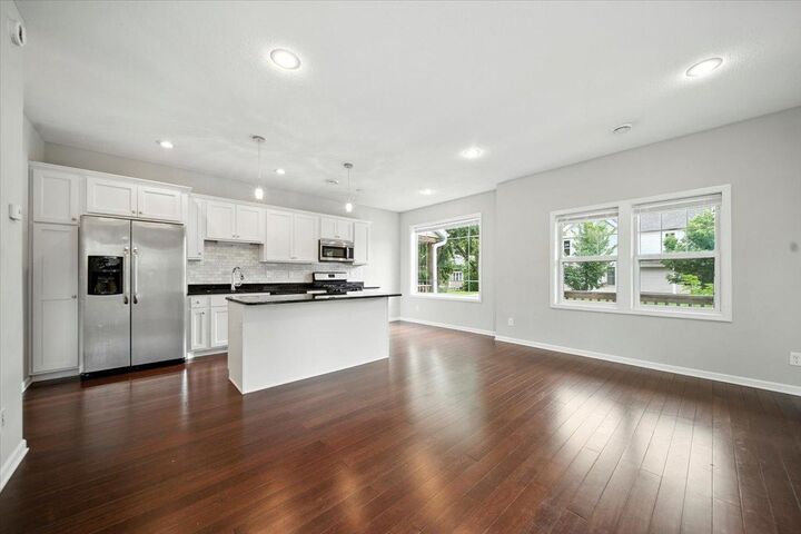 Property Photo:  600 W 32nd Street 1  MN 55408 