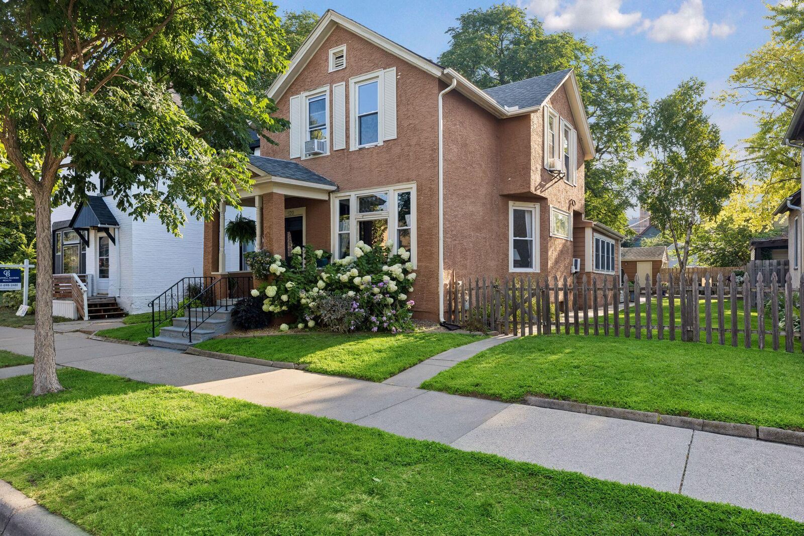 Property Photo:  420 Daly Street  MN 55102 