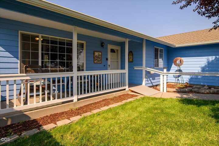 Property Photo:  2271 NE Cherry Loop  OR 97754 